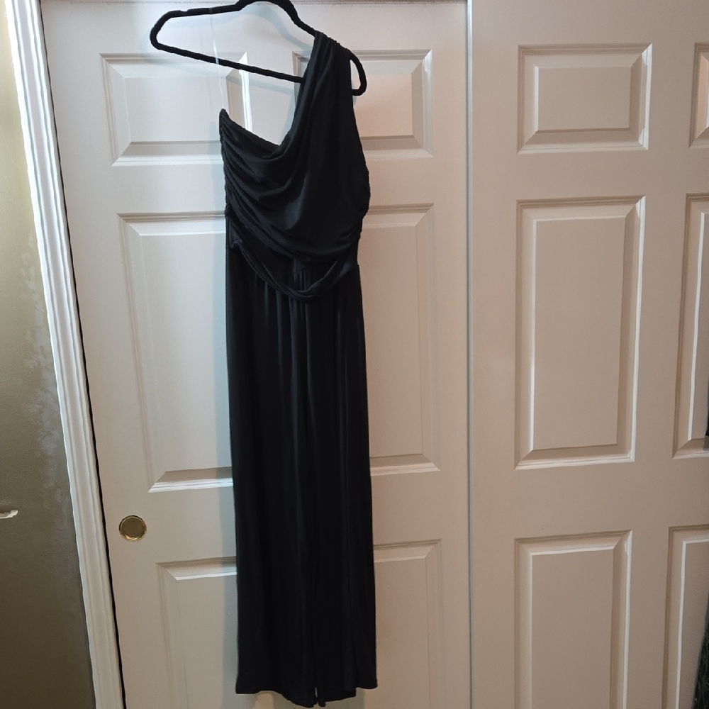 Elegant Black One-Shoulder Jumpsuit